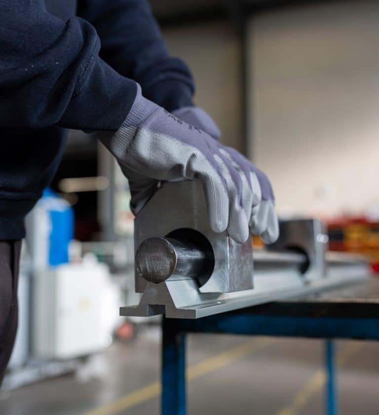 FLI, The linear motion specialist : Linear guideway, Linear bearings ...